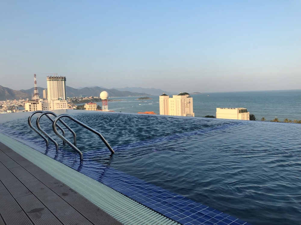 HỒ BƠI KS SAO VIỆT - NHA TRANG